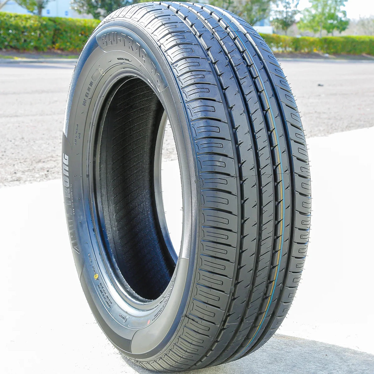 2005-07 Season 300 Tire Fits: Blu-Trac Touring Base, 2011-14 Chrysler All PC Armstrong A/S Mustang 215/65R17 Ford 99V