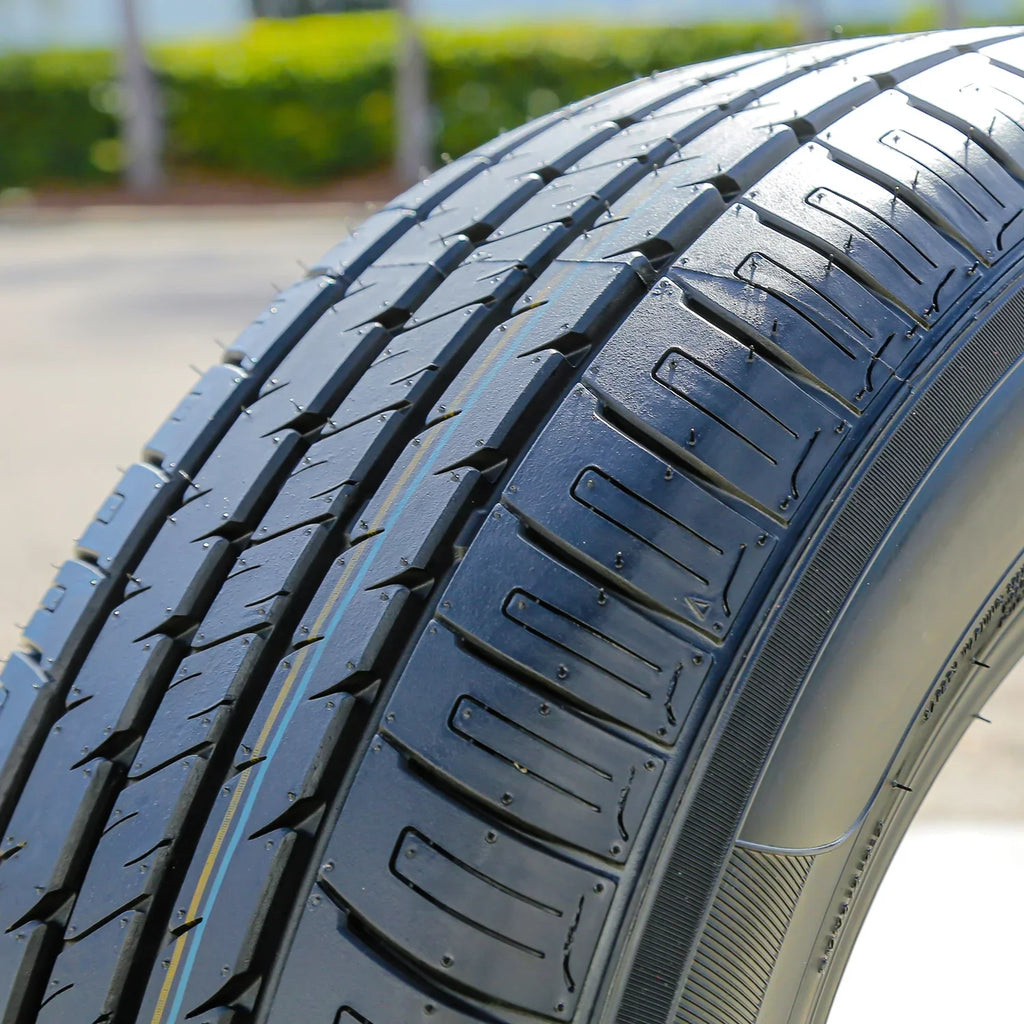 2005-07 Season 300 Tire Fits: Blu-Trac Touring Base, 2011-14 Chrysler All PC Armstrong A/S Mustang 215/65R17 Ford 99V